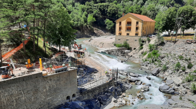 Travaux de remise en état de la prise d'eau à Saint-Jean-la-Rivière, ouvrage de tête du canal de la Vésubie (© ARS PACA)