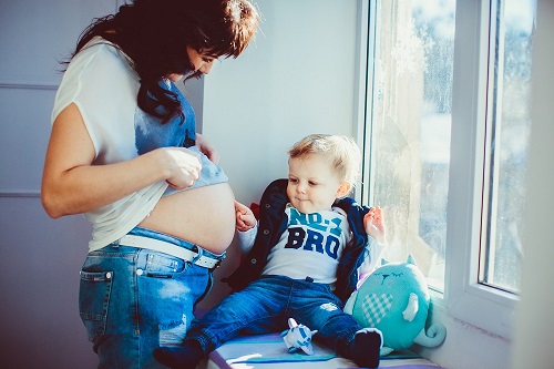 femme enceinte enfant